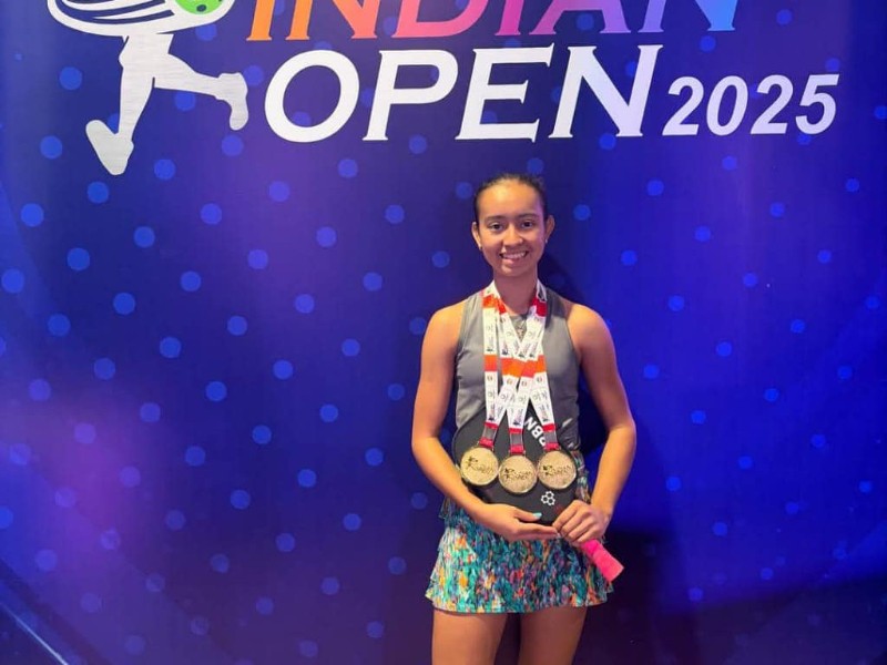 Joven azuetense gana triple oro en Indian Open de Pickleball