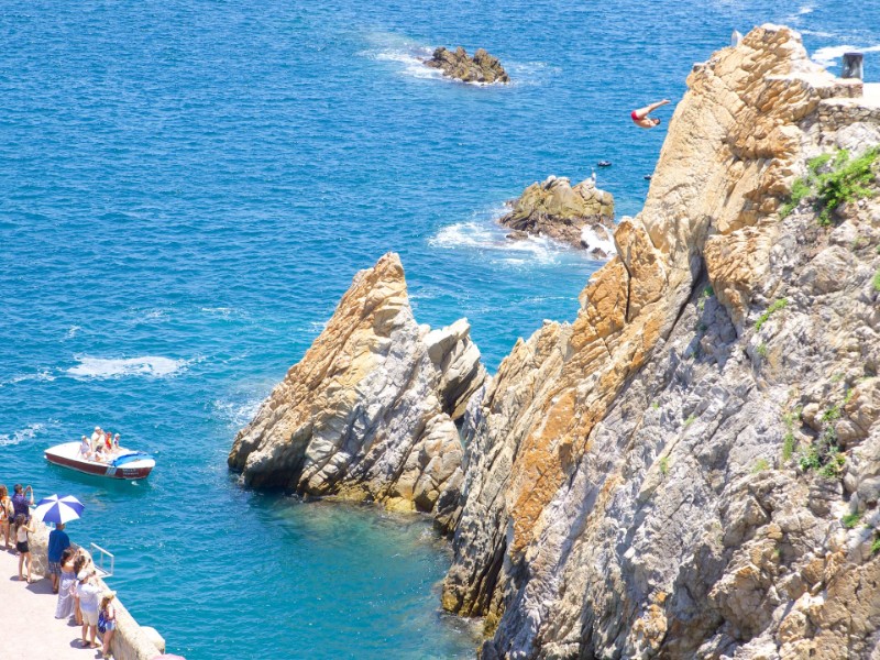 La Quebrada en Acapulco, protagonista en boletos de Lotería