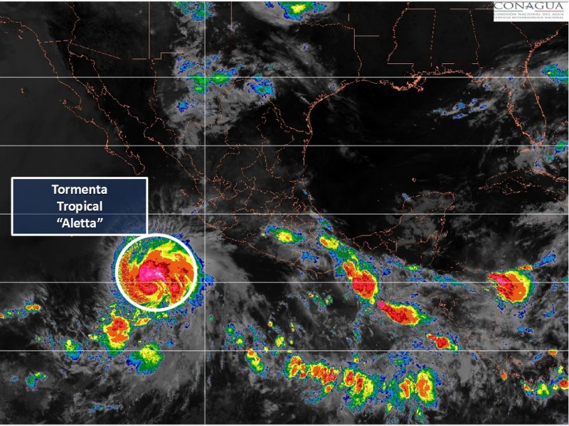 La tormenta tropical Aletta se aleja de Manzanillo