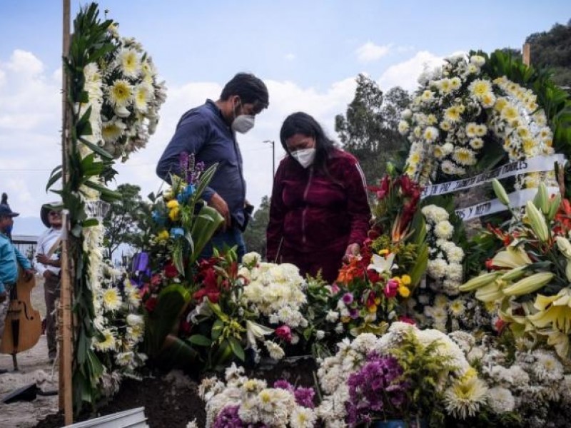 Las muertes en México caen 25 % en 2022