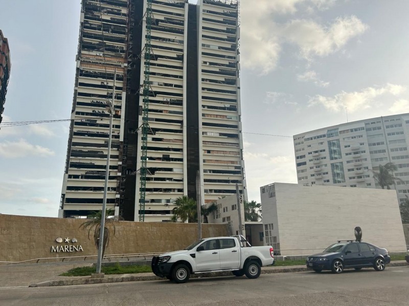 Lenta rehabilitación de condominios en zona Diamante, Acapulco