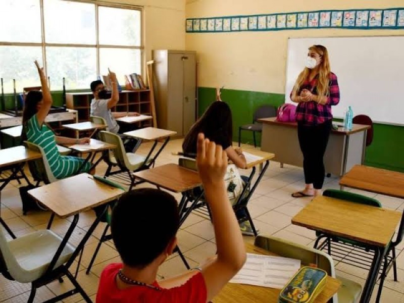 Llama Rocha Moya a escuelas a cerrar ciclo escolar