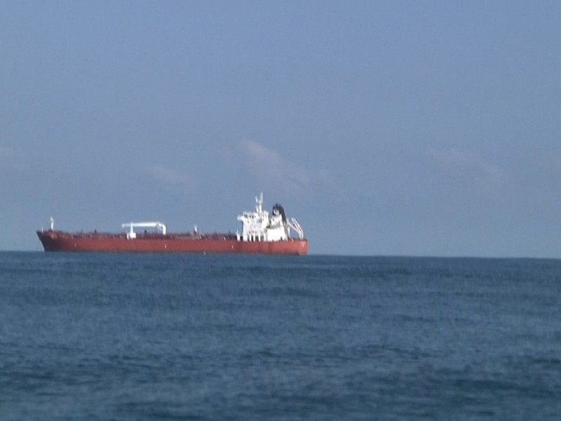 Llegan más buques con fluidos petroleros a Tuxpan
