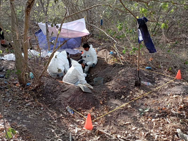 Localizan 10 fosas clandestinas en Cerro de Ortega: FGE