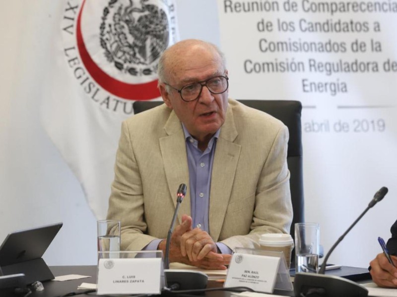 Luis Linares Zapata renuncia como comisionado de la CRE