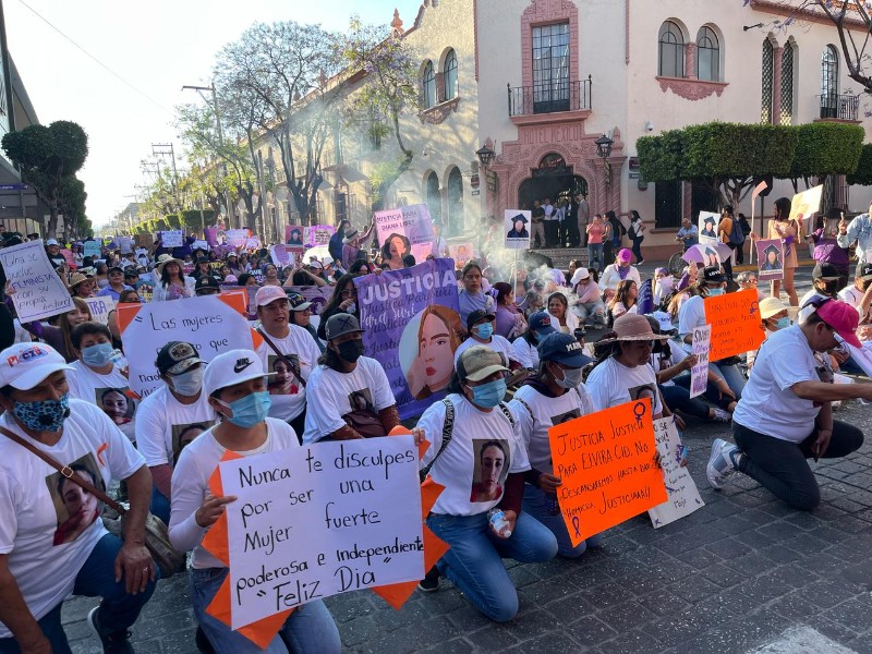 Marcha del 8M 2025 concentró más de mil asistentes