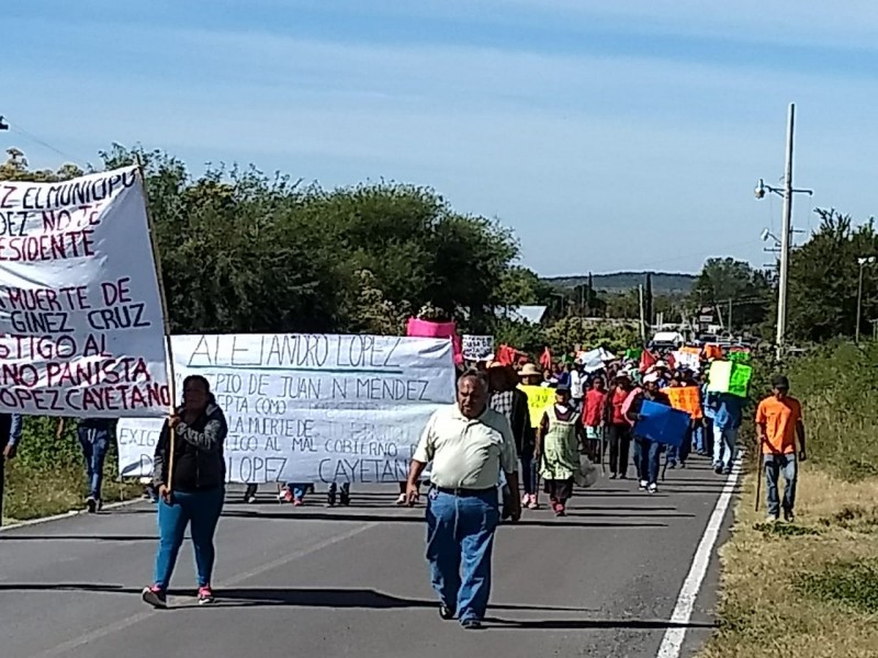 Marchan habitantes de Juan N Méndez pidiendo justicia