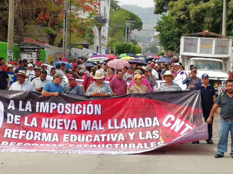 Marchan maestros de la CNTE concluye paro