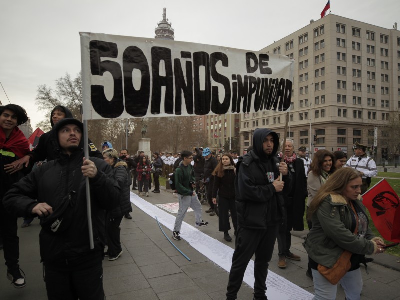 Marchan victimas de dictatura en Chile