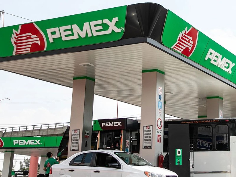 Más gasolineras ofrecen gasolina a menos de 24 pesos