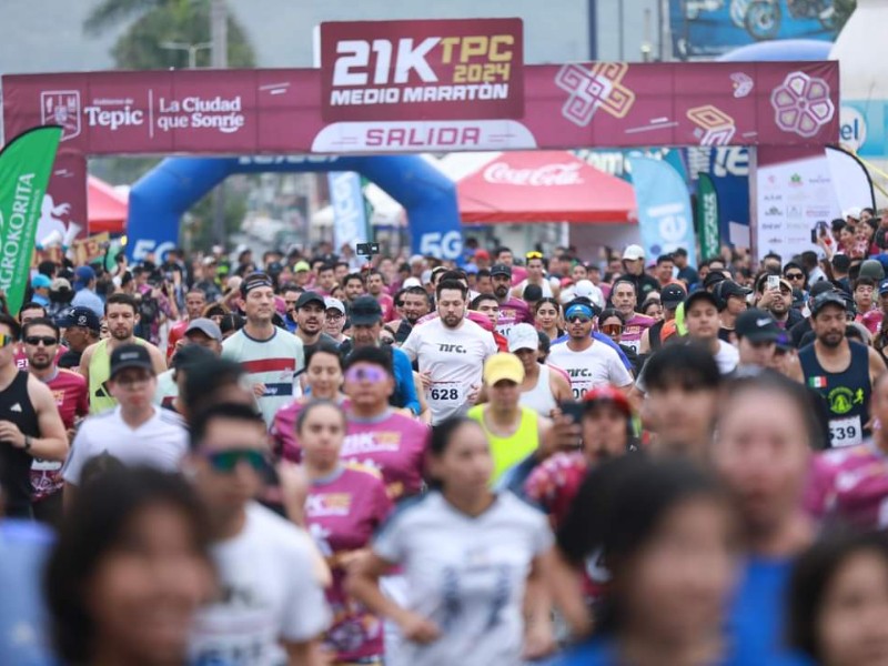 Medio maratón Tepic 21K reúne a más de 750 corredores