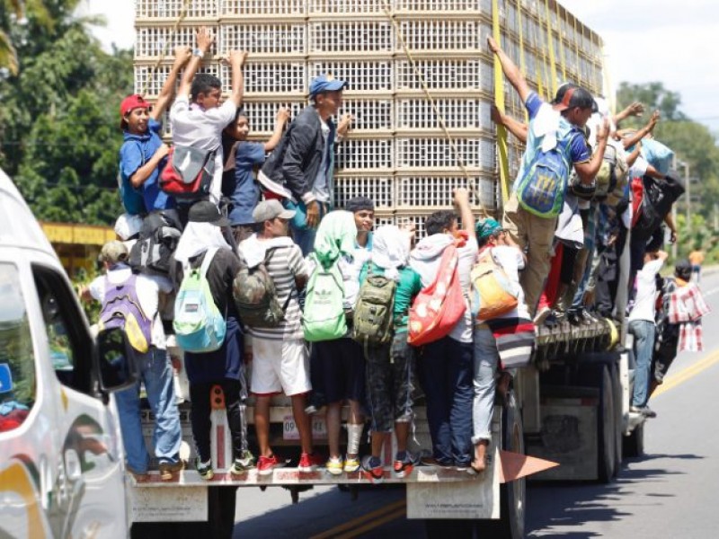 Migrantes centroamericanos salen de Tapachula