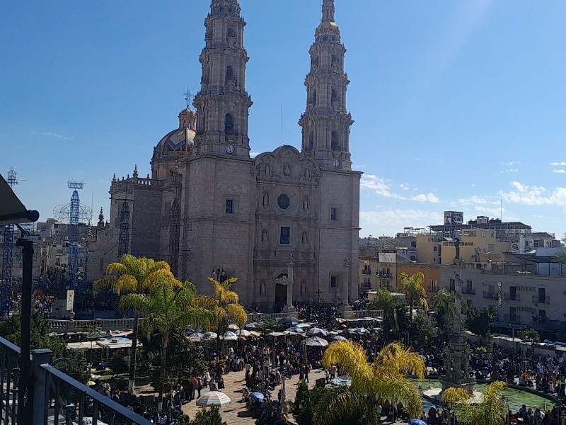 Miles de peregrinos visitan San Juan de los Lagos