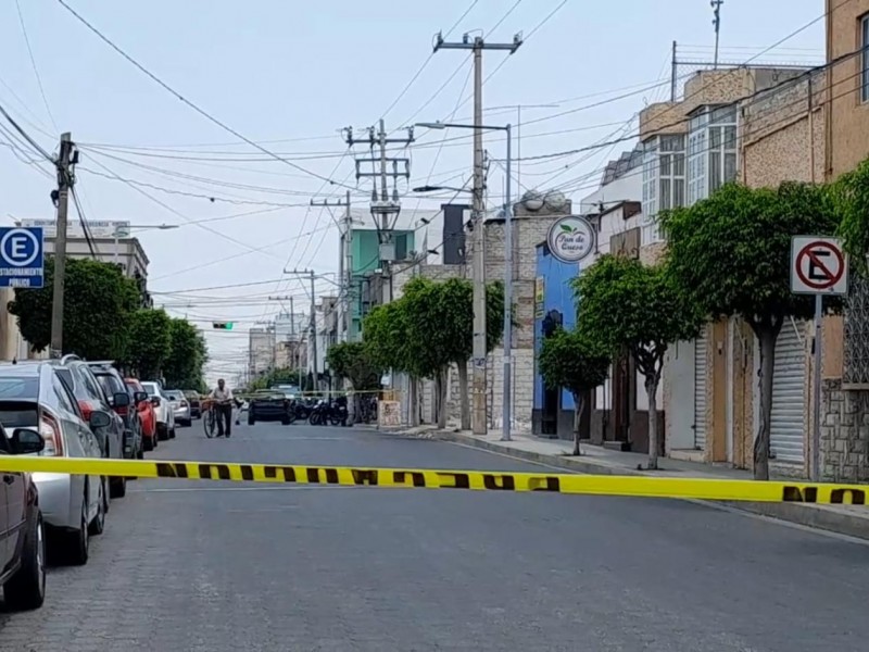 Muere hombre en violento asalto en el centro de Tehuacán