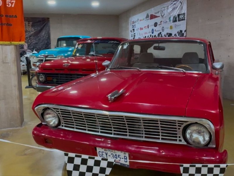 Museo Bebeleche presenta exhibición de autos clásicos