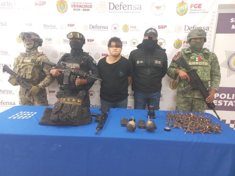 Operativo en Tuxpan; un detenido, armamento y drogas.