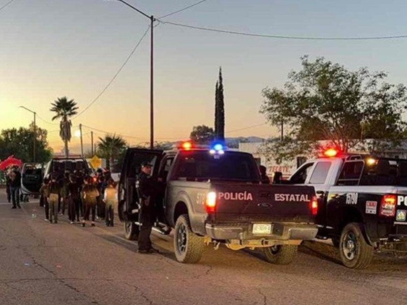 Participa Policía Estatal y Municipal en desfile navideño en Tubutama