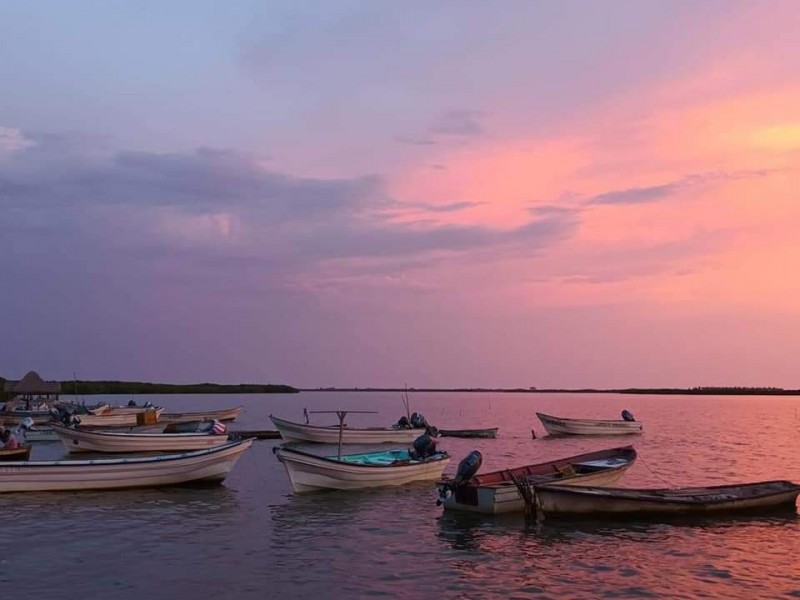 Pescadores sin poder renovar flota pesquera por falta de apoyos