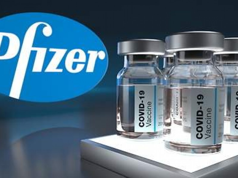Pfizer busca que aprueben tercera dosis de su vacuna