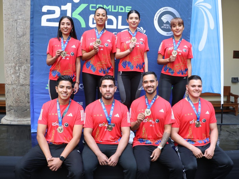 Presentan playera y medalla del 21K GDL.