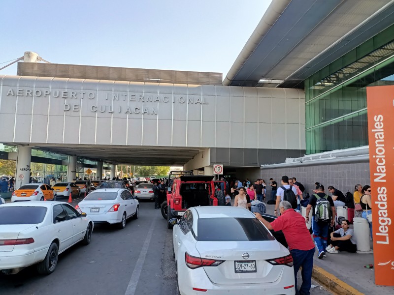 Productores toman Aeropuerto de Culiacán; exigen precios justos