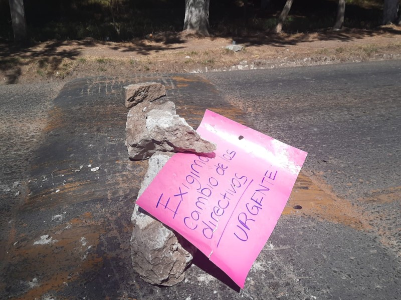 Protesta en Jiquipilco exige cambios en hospital General Hermenegildo Galeana