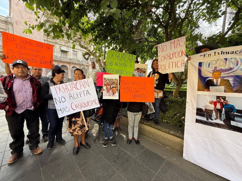 Protestan contra cacicazgos en Ixhuacán de los Reyes