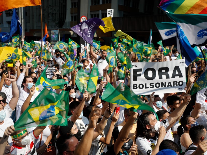 Protestas piden la destitución de Bolsonaro en Brasil