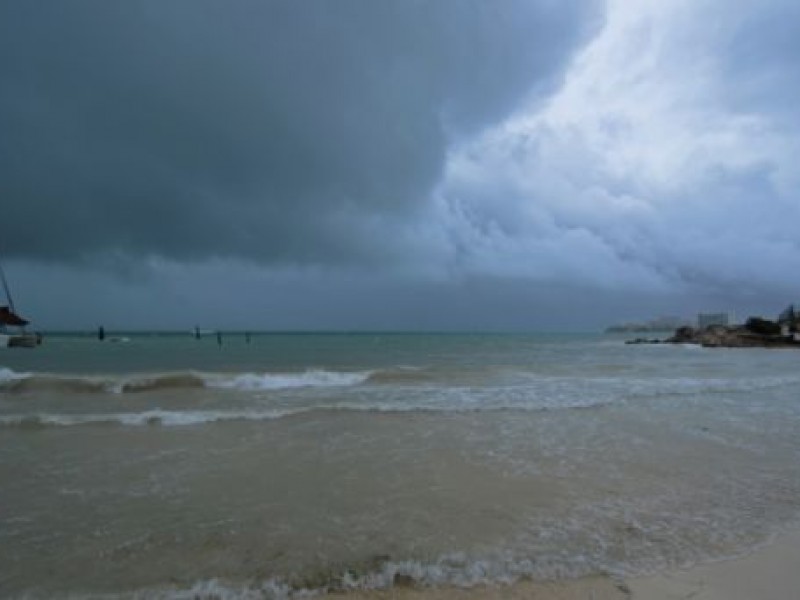 Quintana Roo, en alerta ante avance de huracán 