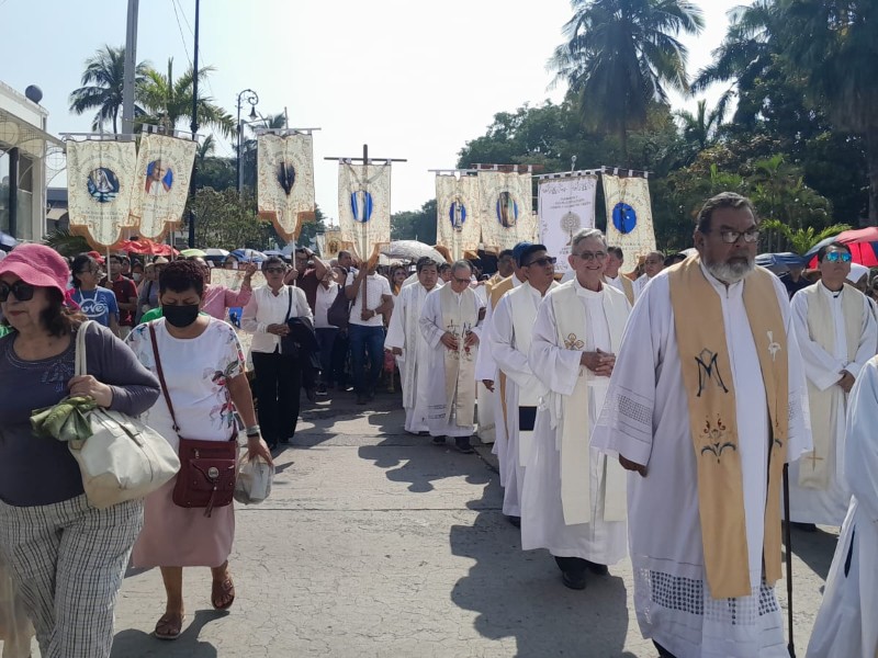 Realizan procesión para iniciar Año Jubilar 2025 en Veracruz