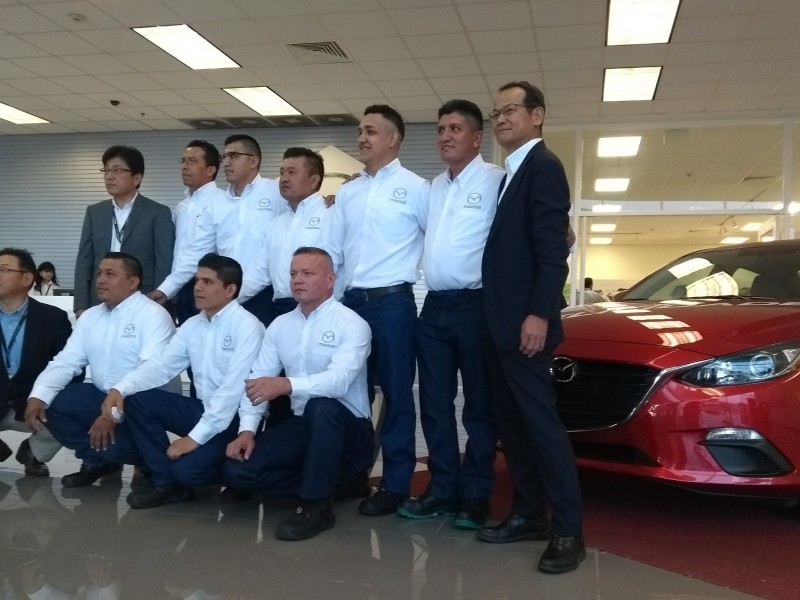 Regresan de Japón colaboradores de Planta Mazda Salamanca