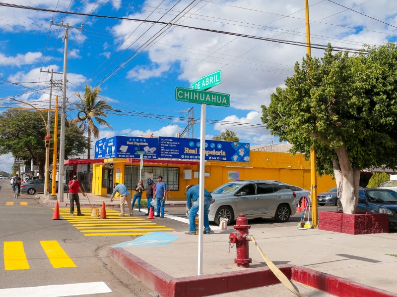 Rehabilitan cruce en calles Chihuahua y 6 de Abril