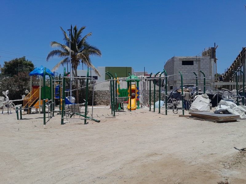 Rehabilitan parque en Cabo San Lucas