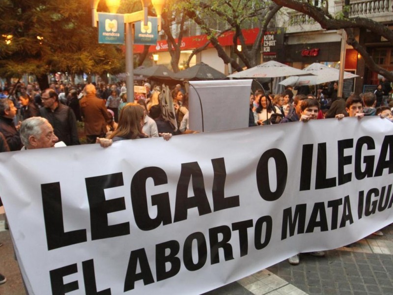 Reitera iglesia su rechazo al aborto en Argentina