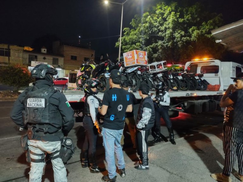 Retiran 30 motocicletas irregulares en Tlaquepaque