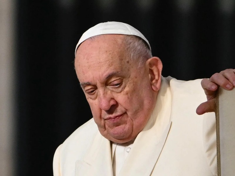 Salud del Papa Francisco se agrava tras crisis respiratoria