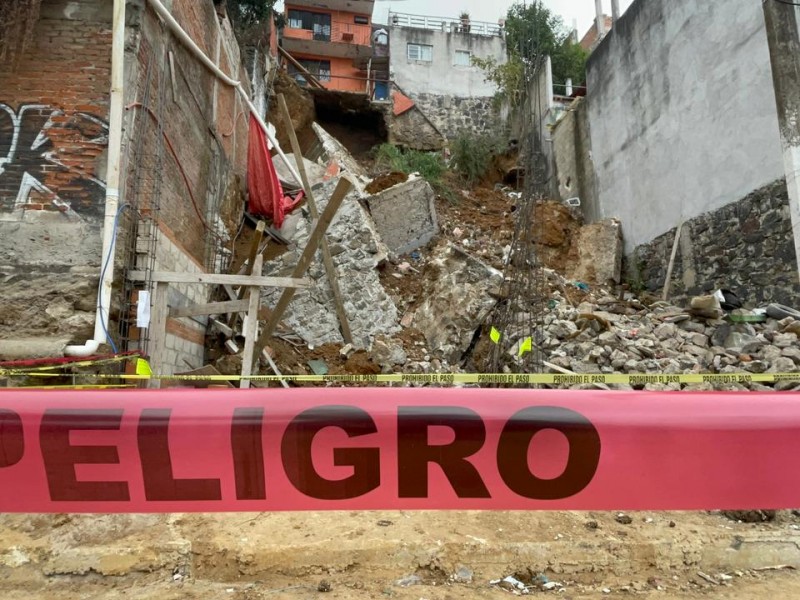 Se derrumba construcción en Xalapa