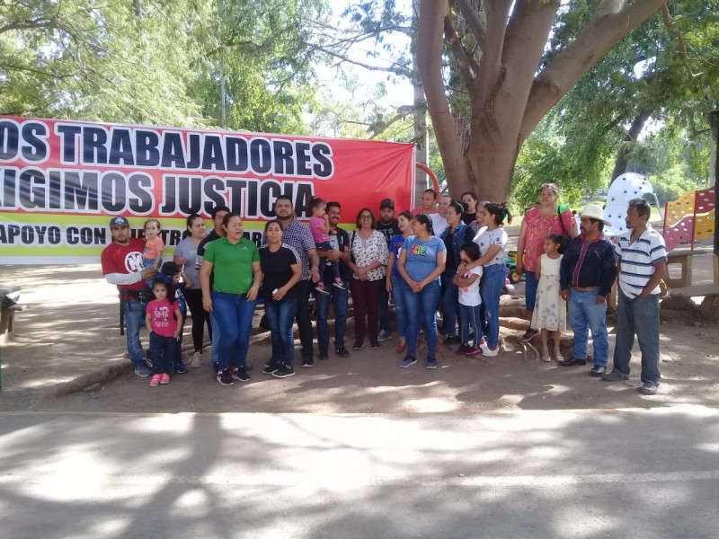 Se manifiestan vendedores de parque Las Riberas