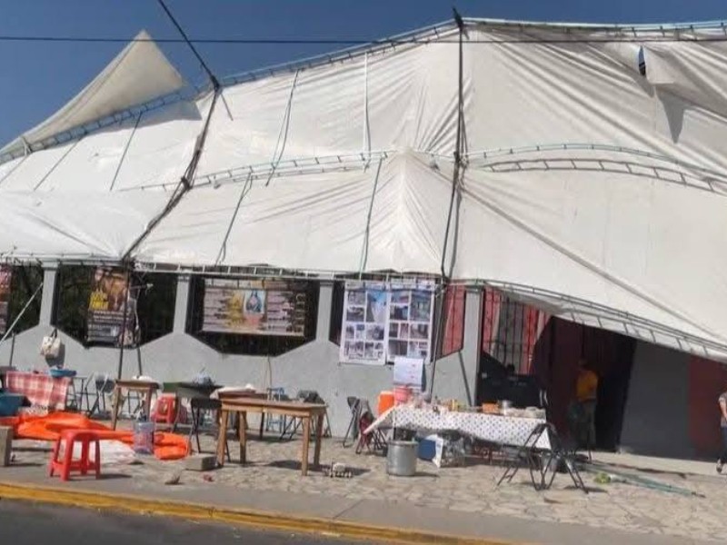 Se vuela techo de comercios de la iglesia Sagrado Corazon