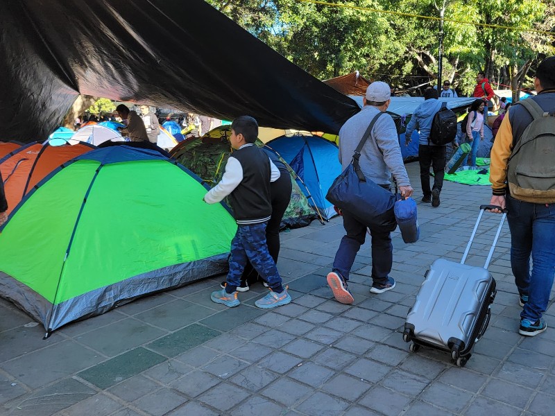 Sección 22 inicia plantón y bloqueos en la capital oaxaqueña