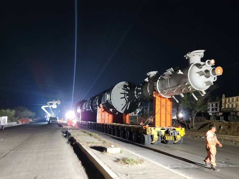 Tercer traslado de equipos de grandes dimensiones en Salina Cruz