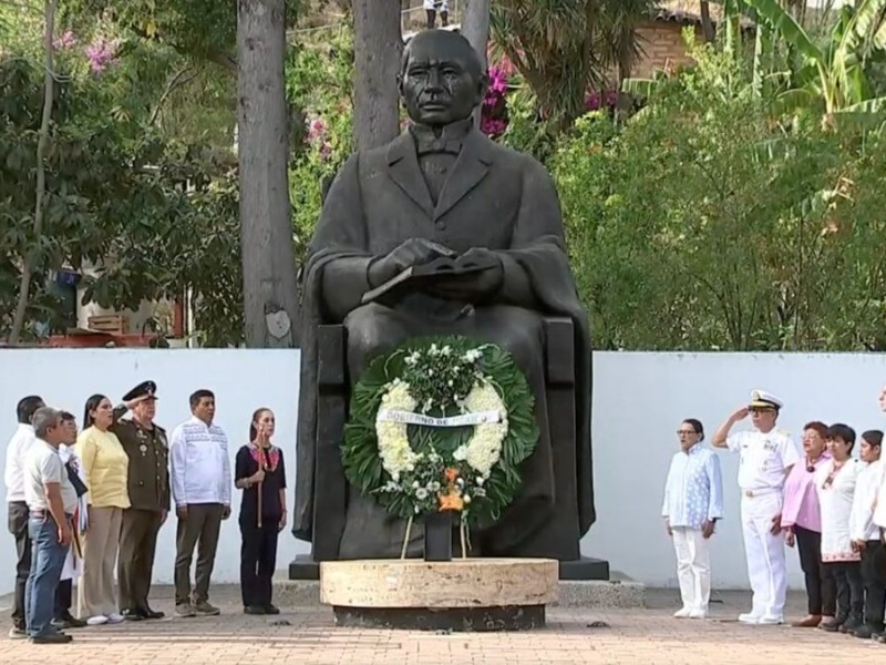 Sheinbaum compara a Juárez con la Cuarta Transformación en México