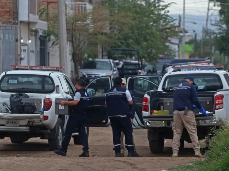 SSP traslada a IJCF a familiares de policías de Tecaltiche