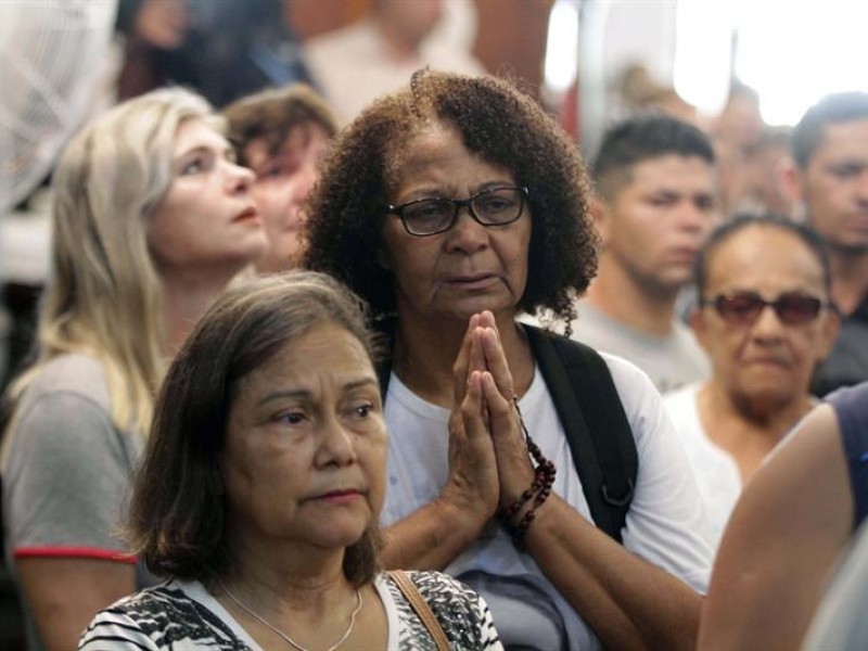 Sube a seis muertos por tiroteo en Brasil