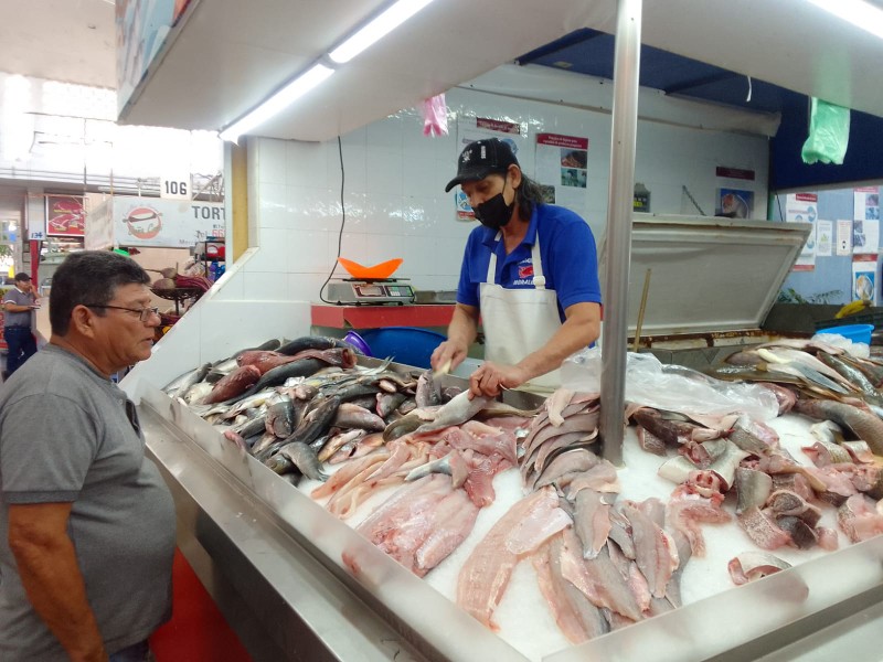 Sube precio del pescado por cuaresma en mercados de Tepic