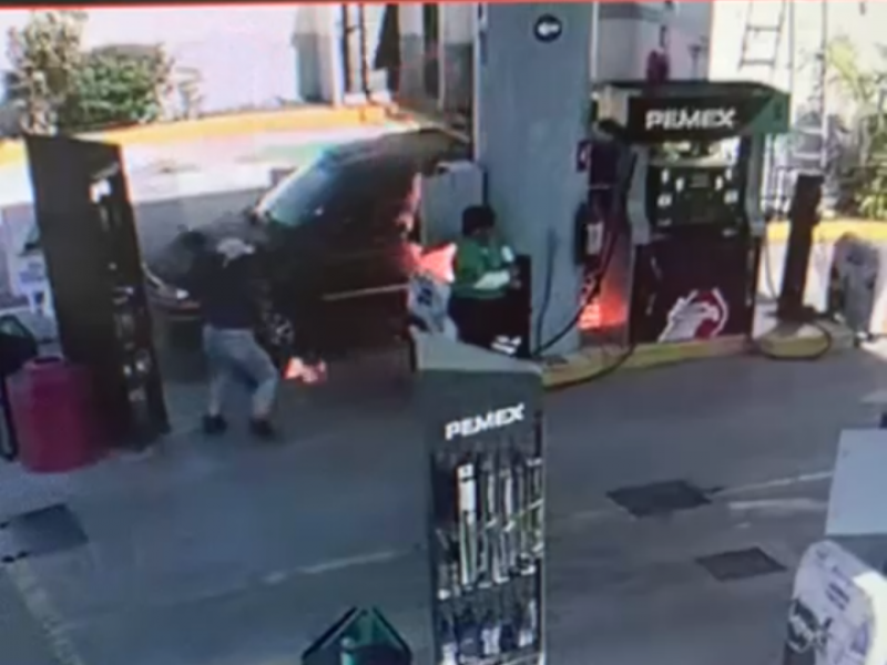 Sujeto prendió fuego en gasolinera de Puerto Vallarta