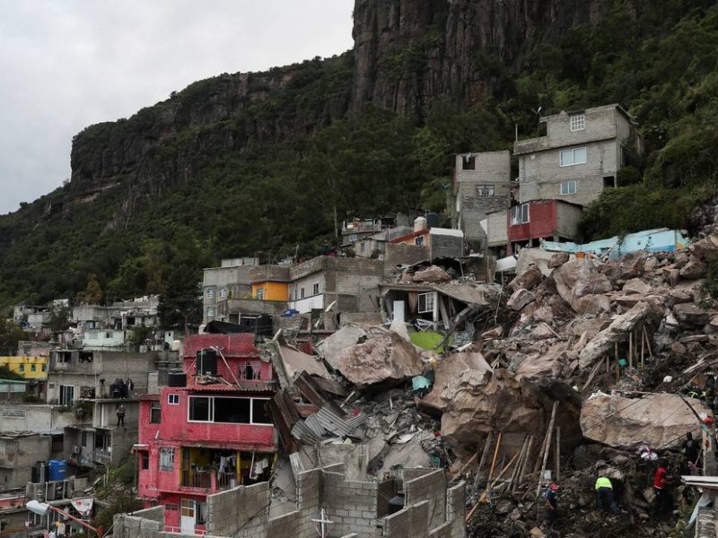 Suspenden búsqueda de víctimas en Cerro del Chiquihuite por riesgo