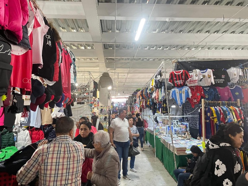 Tianguis de La Cruz amplia horario por ventas decembrinas