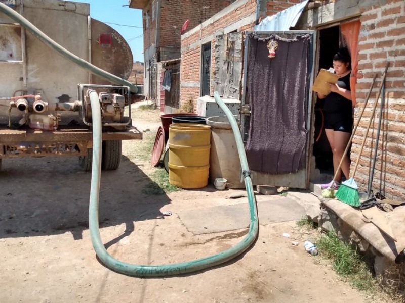 Tlaquepaque ofrece pipas a colonias afectadas por corte de Siapa