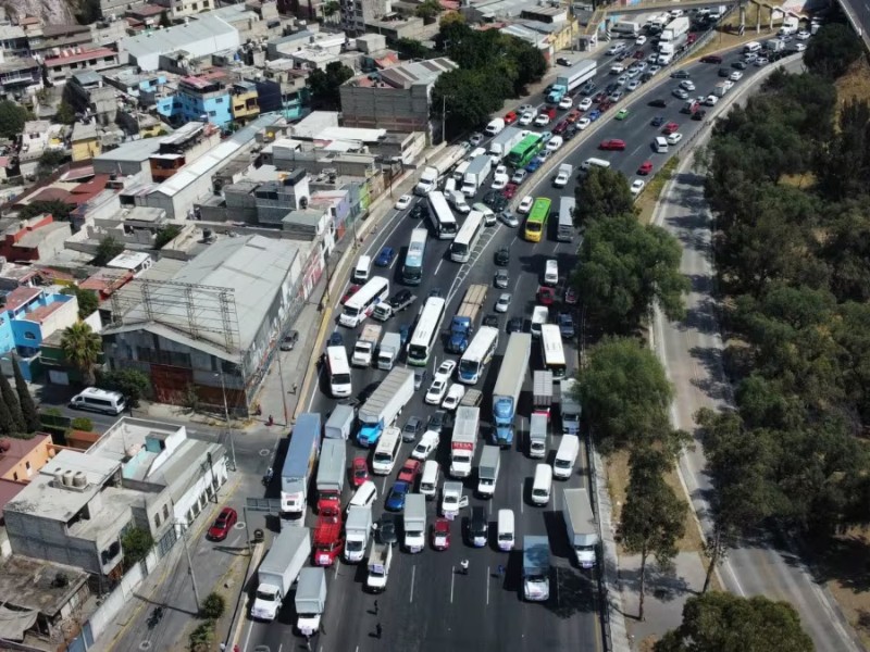 Transportistas logran acuerdos con las autoridades; retiran bloqueos